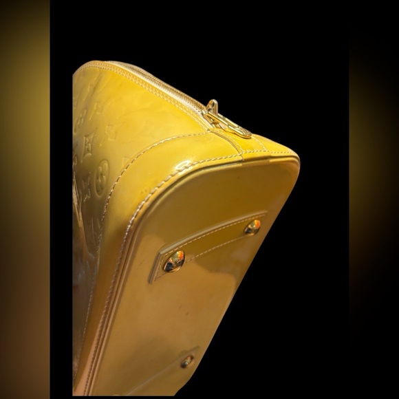 Louis Vuitton Vernis Alma PM – Citrine - Picture 14 of 16